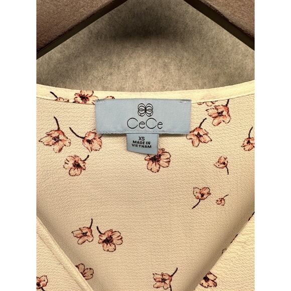 CeCe Womens Blouse Size XS White With Pink Flowers Button-Up NWT - Picture 7 of 10